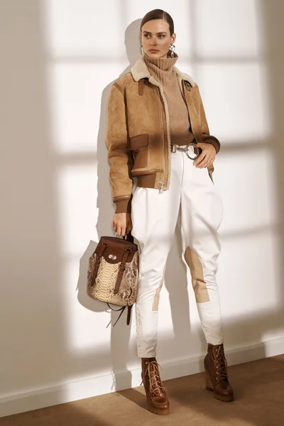 Look 18